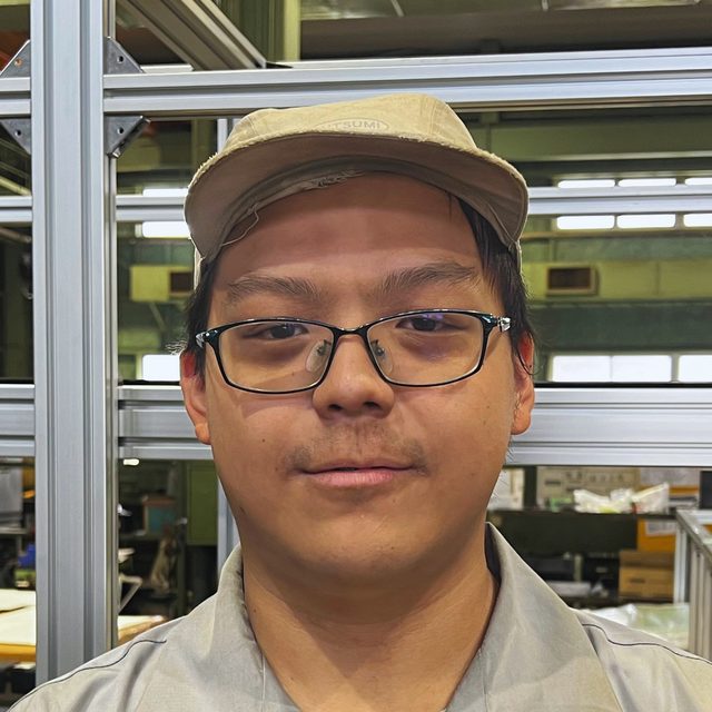 組立担当の社員